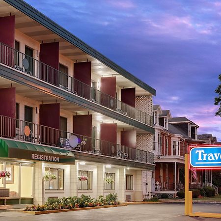 Travelodge By Wyndham Chambersburg Dış mekan fotoğraf